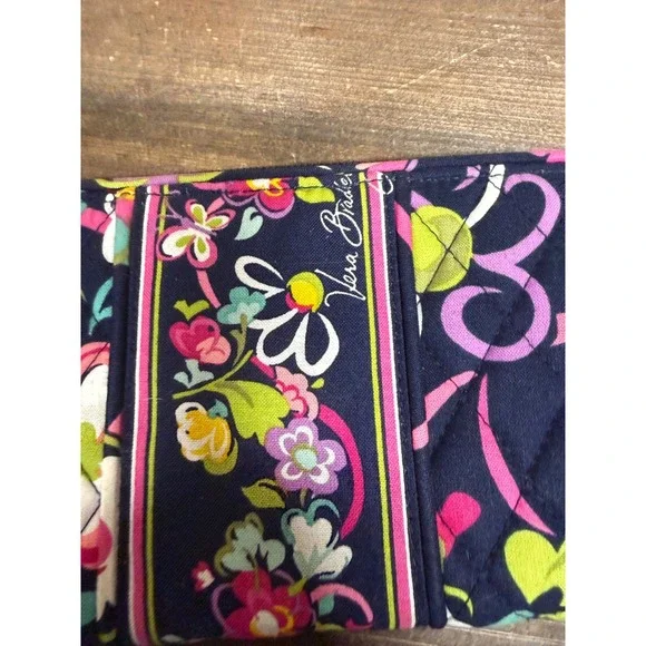 Vera Bradley Navy Blue Floral Quilted Cotton Zip Around Wallet Organizer - Picture 2 of 7